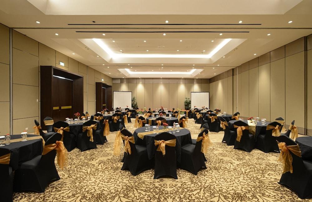 סידוארג'ו Premier Place Surabaya Airport מראה חיצוני תמונה